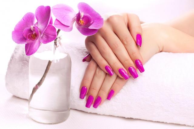 Manicure hybrydowy  - musisz to wiedzieć!