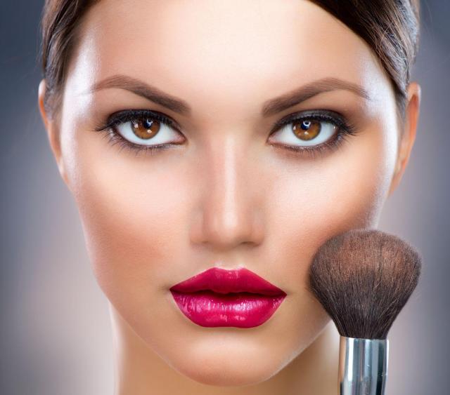 Niewiarygodnie lepsze efekty podczas aplikowania kosmetyków, dzięki zastosowaniu tych porad