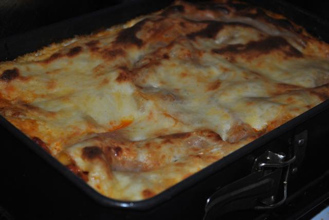 Przepis na lasagne z sosem bolońskim i beszamelem