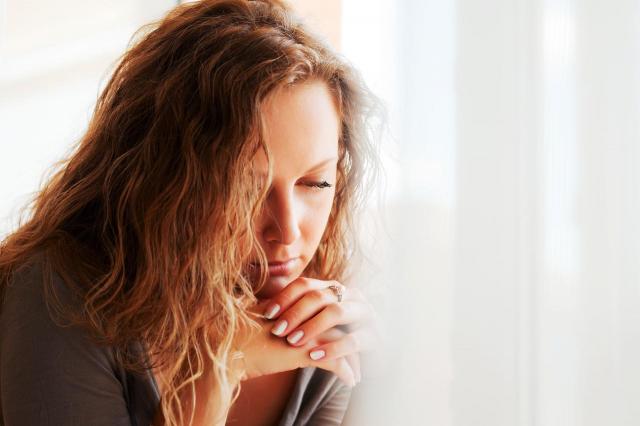 5 emocjonalnych nawyków, które sprawiają, że czujesz się nieszczęśliwa
