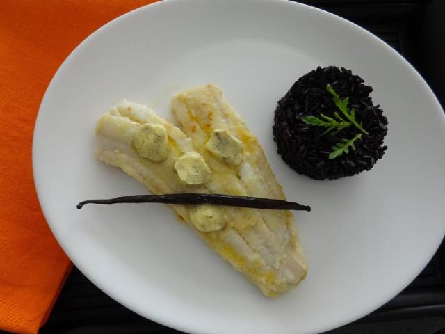 Przepis na filet z okonia morskiego z masłem waniliowym i czarnym ryżem