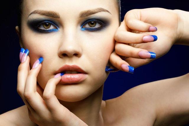 Kosmetyczka radzi: Jak usunąć akryl z paznokci?