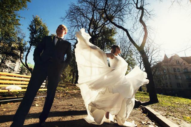 Jakie zdjęcia na sesji ślubnej? 10 propozycji na fotografie zapadające w pamięć na zawsze