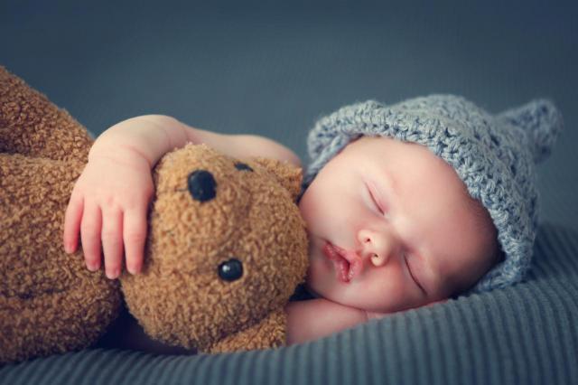 Cztery czynności, które pomogą Twojemu dziecku szybciej zasnąć