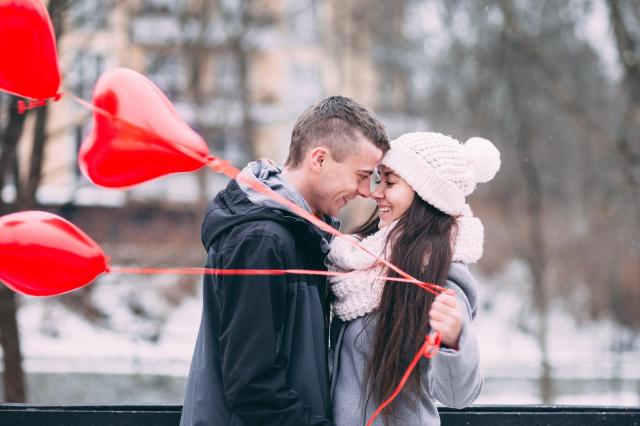 8 powodów, dla których ta zima będzie idealna do znalezienia miłości