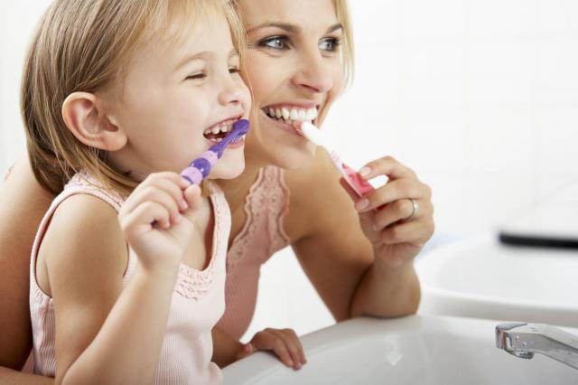 6 sposobów na to, jak zmusić Twoje dziecko do mycia zębów