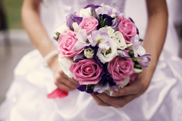 Jakich kwiatów nie dawać na ślub?