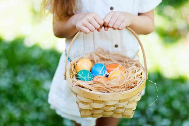 Wielkanocny koszyk  - co do niego włożyć i jak ozdobić?