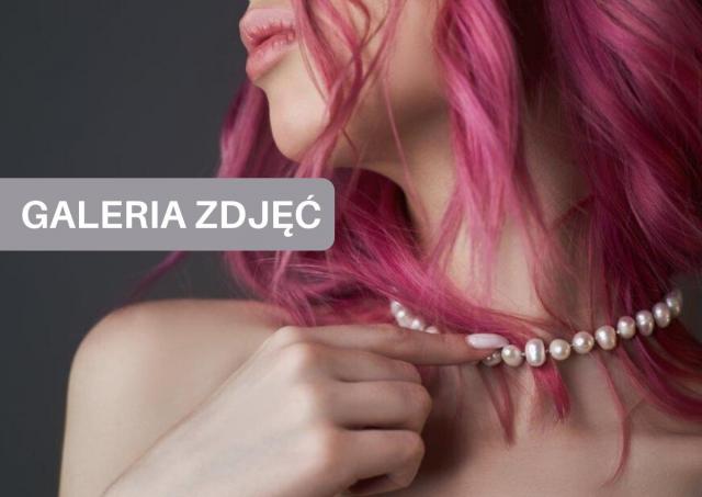 Kochasz kolor czerwony? Zobacz genialne stylizacje włosów dla kobiet po 30 w tym kolorze!