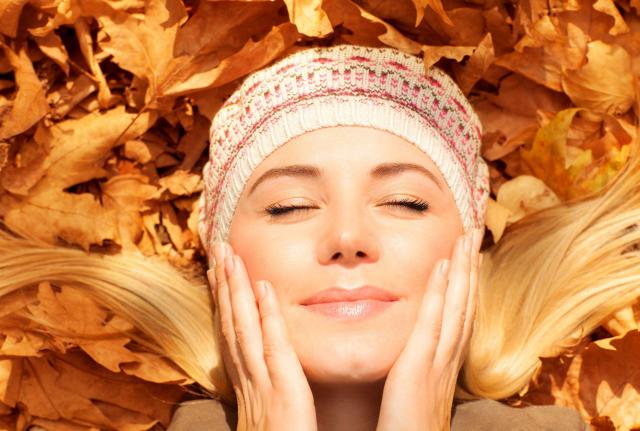 Zadbaj o skórę jesienią - dlaczego należy pamiętać o nawilżaniu?