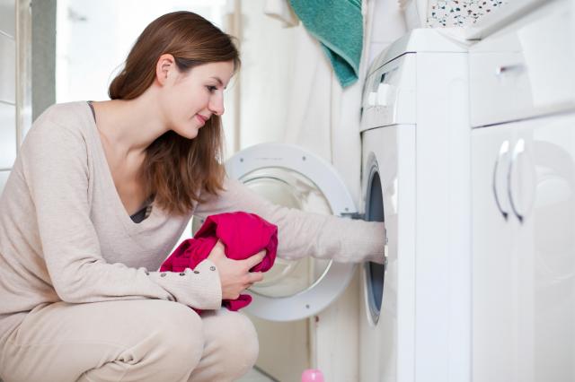 Pranie odzieży sportowej w pralce – zobacz, jak to się robi