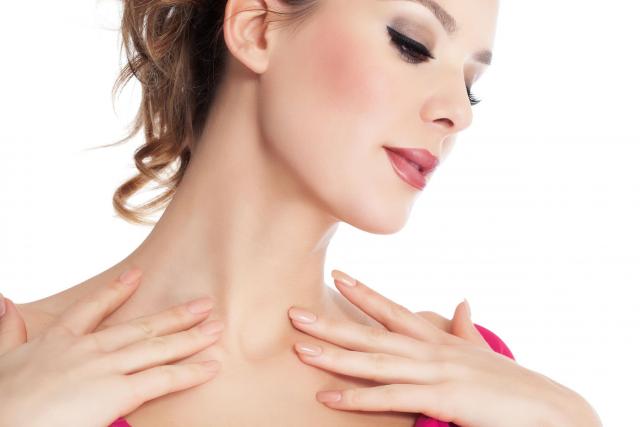 Podpowiadamy, jak naturalnymi sposobami zadbać o skórę szyi