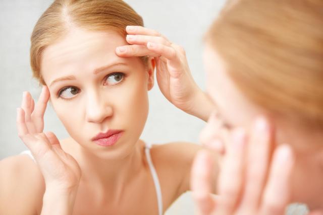 5 makijażowych błędów, które uwidaczniają zmarszczki