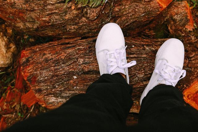 10 sposobów na utrzymanie białych butów w czystości